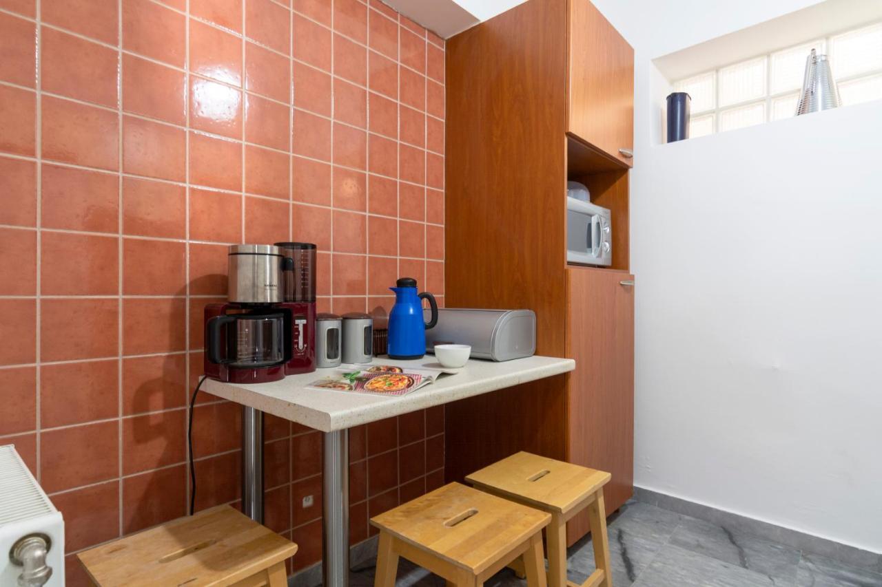 Central 3Bd Apt. Near Acropolis Athens Ngoại thất bức ảnh